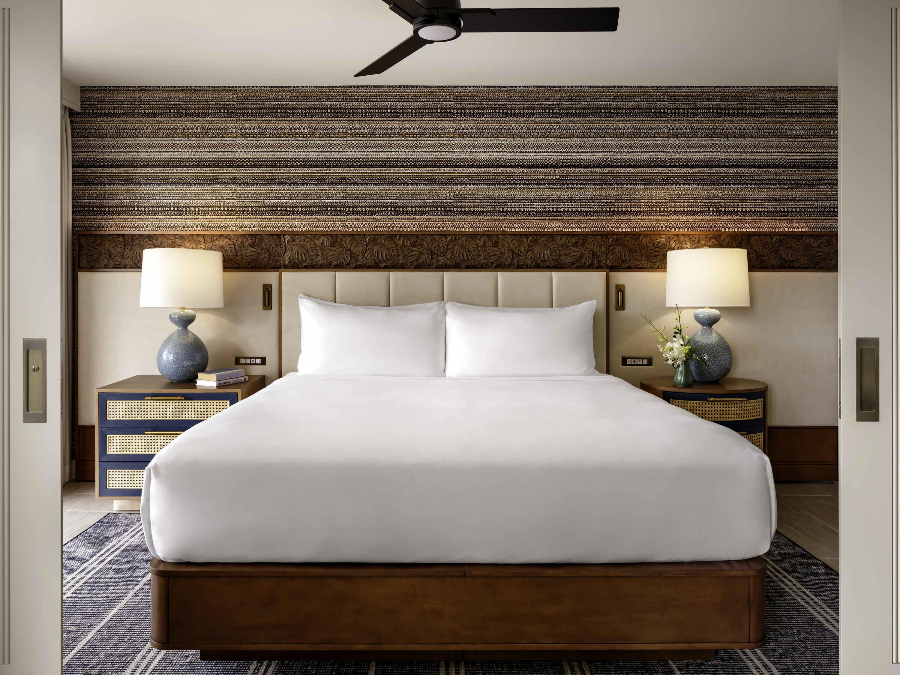 Suite, King Bed, Ocean View, Living Area, Balcony