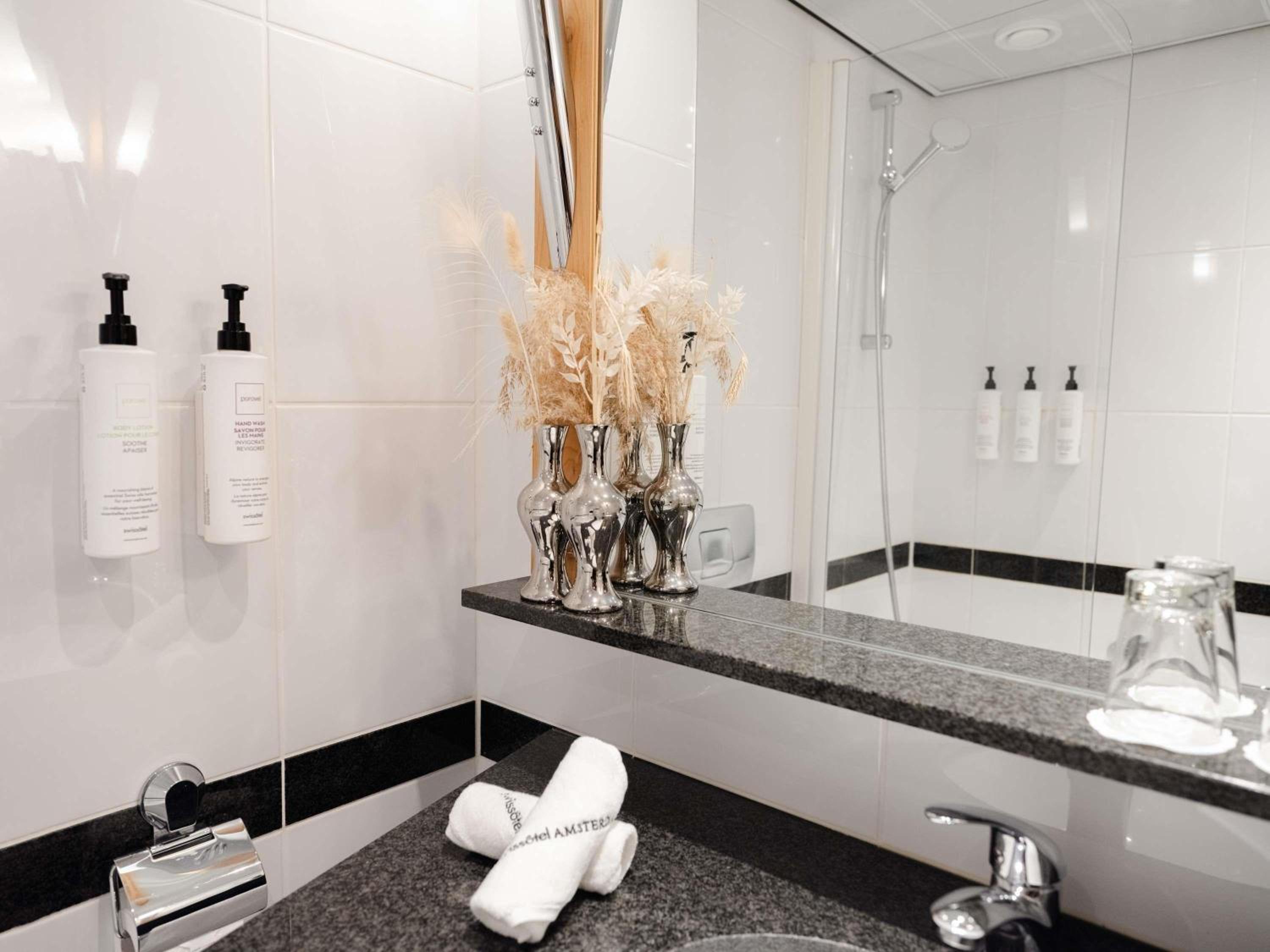 غرفة كلاسيكية بسرير كوين، Swissotel Amsterdam 5/5
