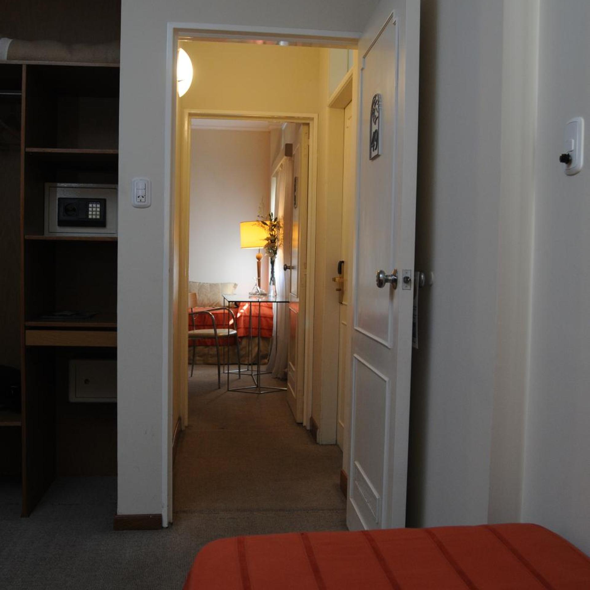 Parra Hotel and Suites 15/27
