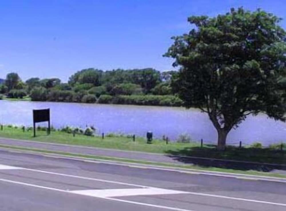 Riverview Motel 24/56