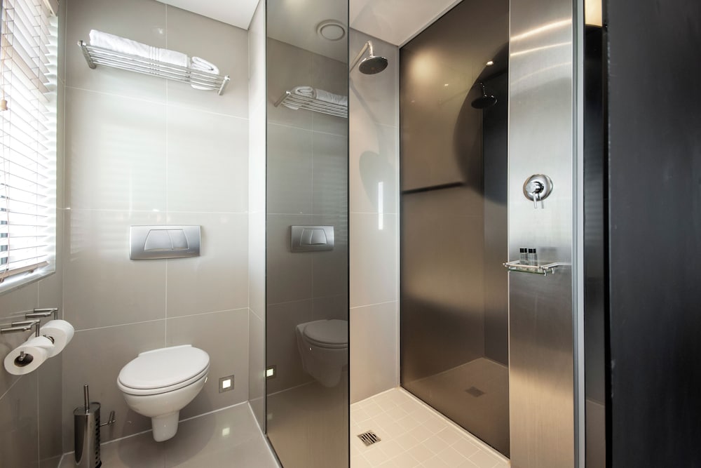 2 Bedrooms, Penthouse, Apartment, 2 King Beds، Colosseum Hotel 8/10