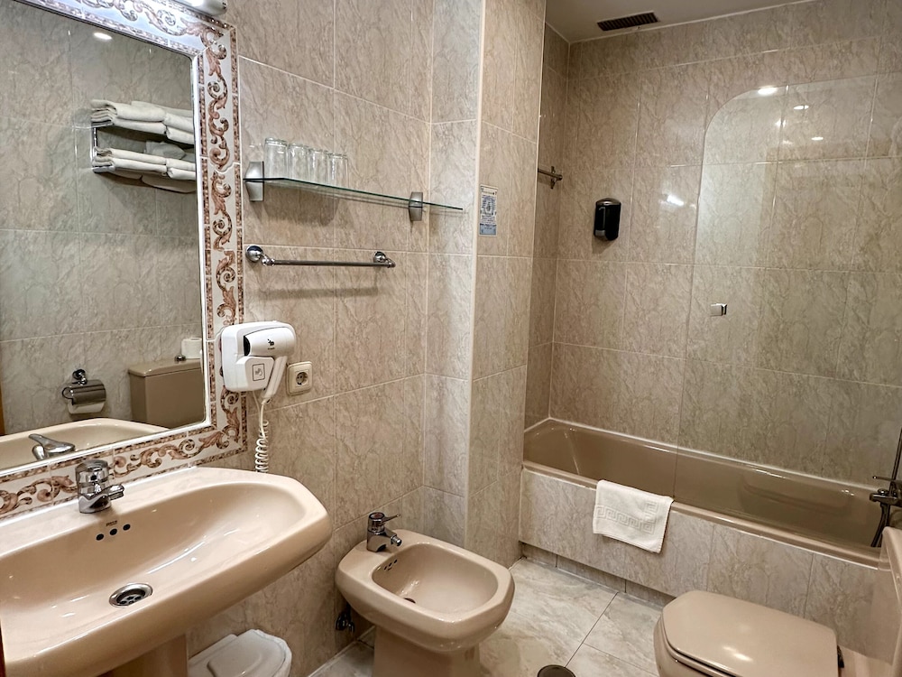 Hostal Toledo 46/50