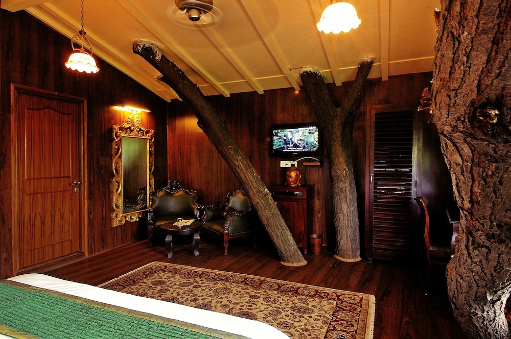 The Tree House Resort 8/35