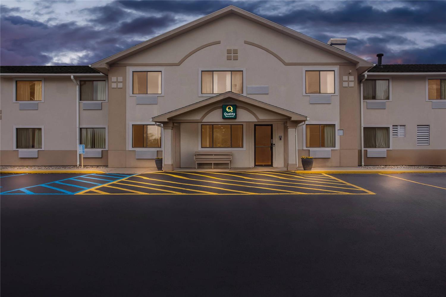 Quality Inn & Suites Howe - Sturgis 5/33