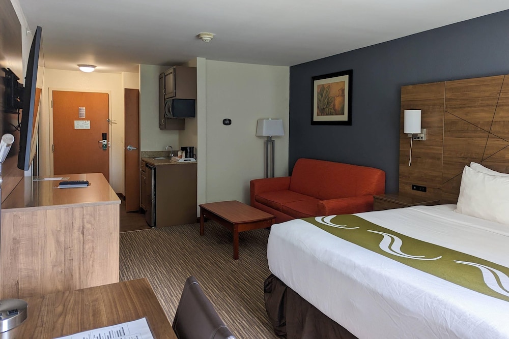 Room, King Bed, Sofa, Exterior Entrance