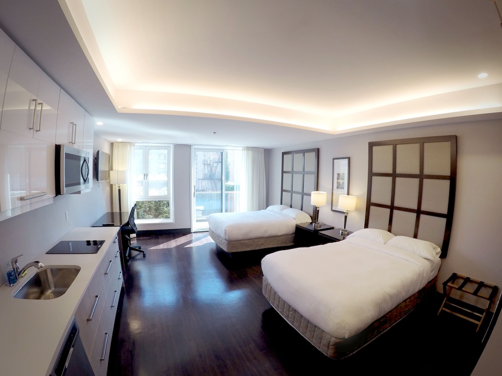 STUDIO, MULTIPLE BEDS, KITCHENETTE
