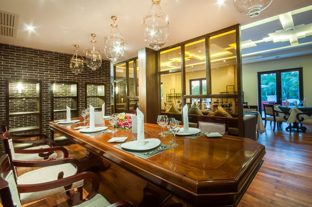 THE PRIVILEGE FLOOR BY LOTUS BLANC 34/40