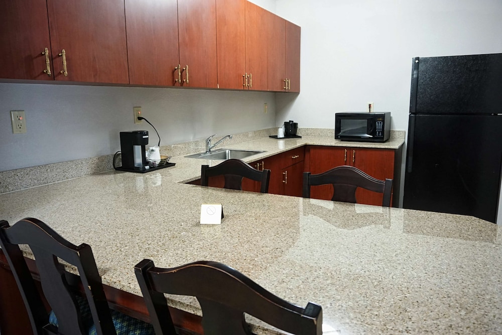 Country Inn and Suites by Radisson Tampa/Brandon FL 24/38