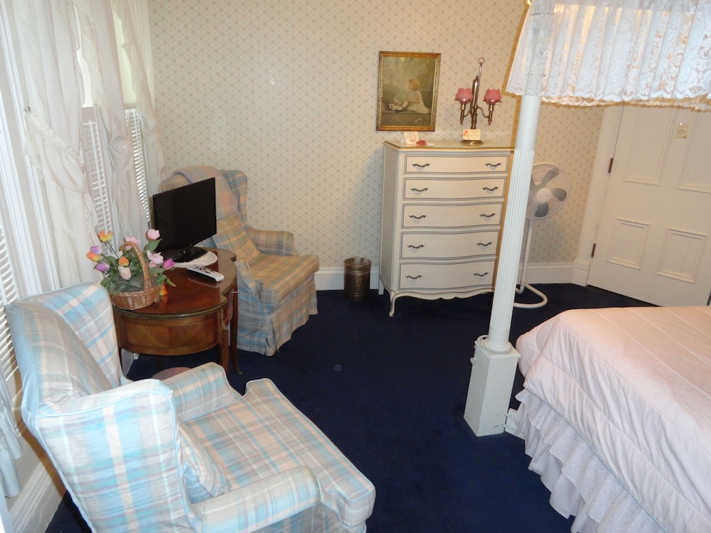 Victorian Inn Bed and Breakfast 13/29