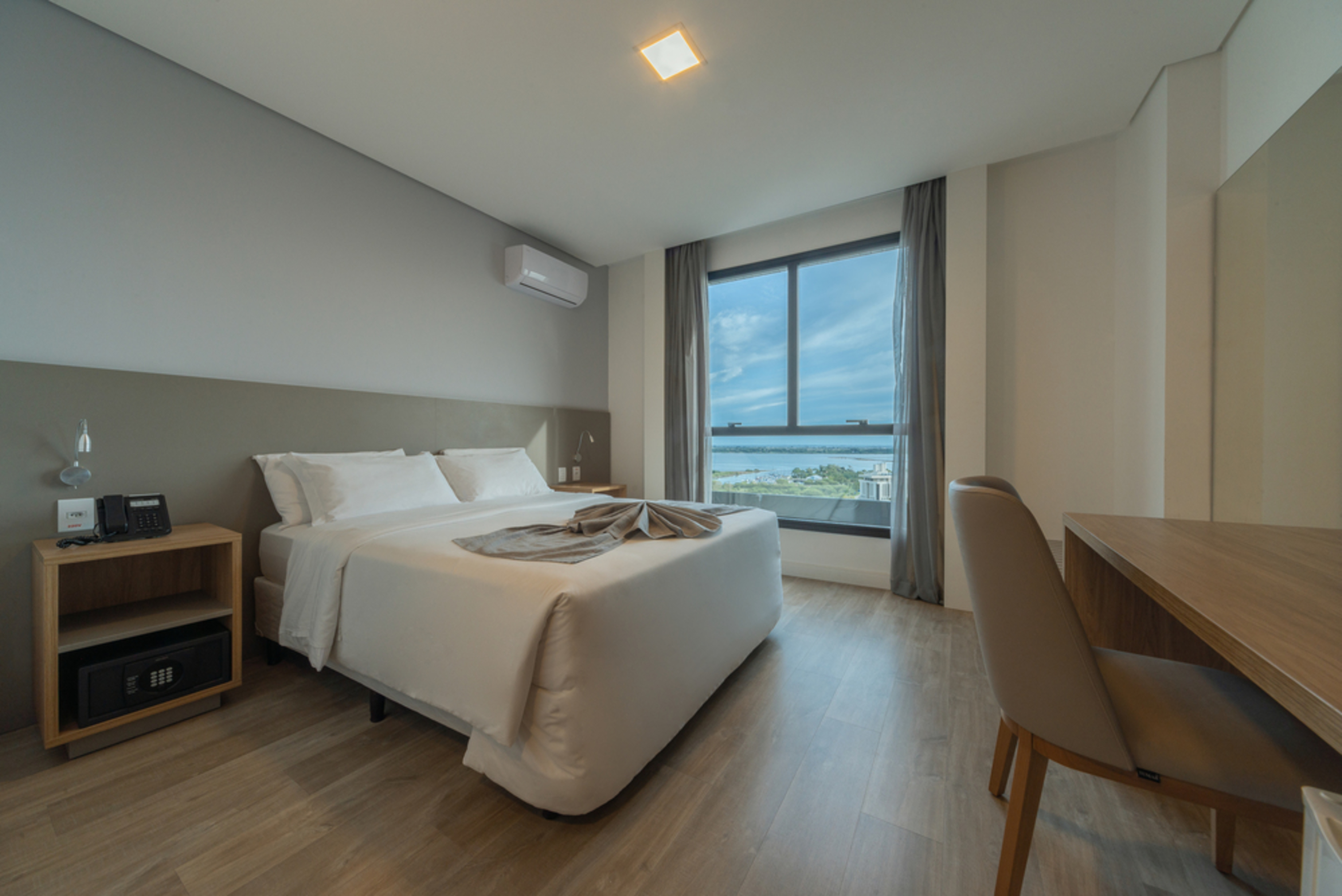 Deluxe Double Bed