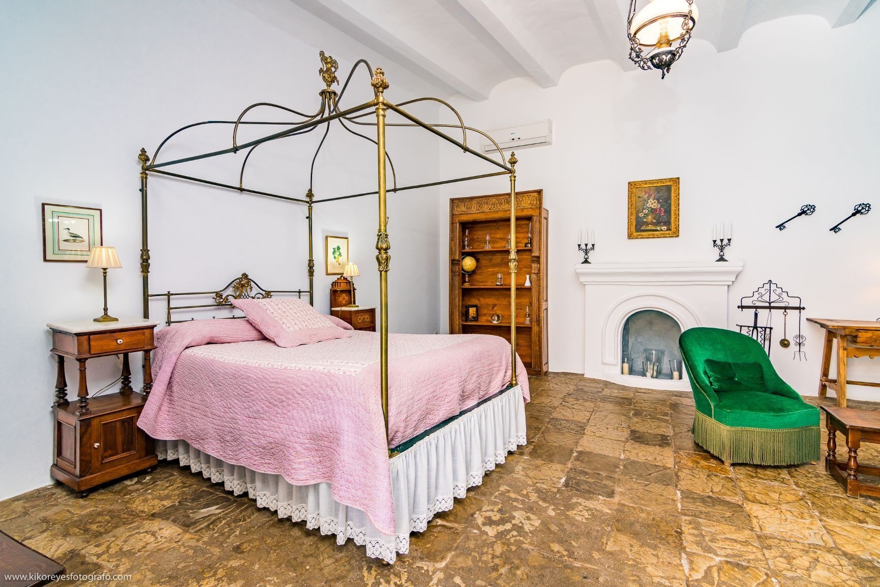 TRADITIONAL, DOUBLE BED