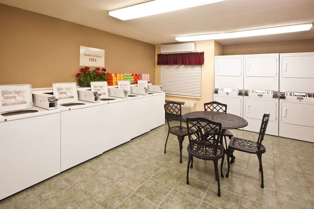 Sonesta Simply Suites Clearwater 10/43