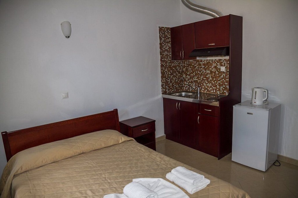 Medusa Hotel 12/25