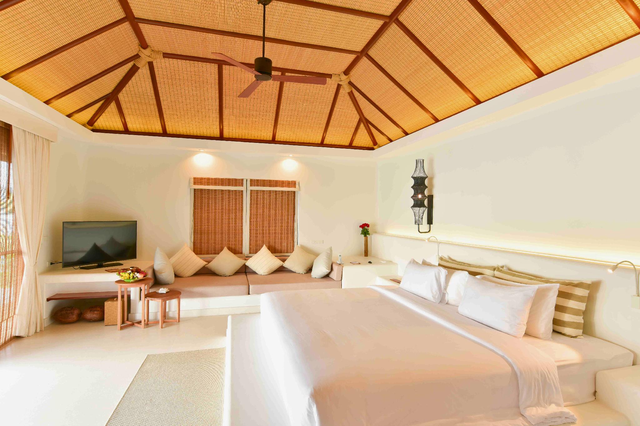 Villa, King Bed, Ocean View, Sofa, with Pool
