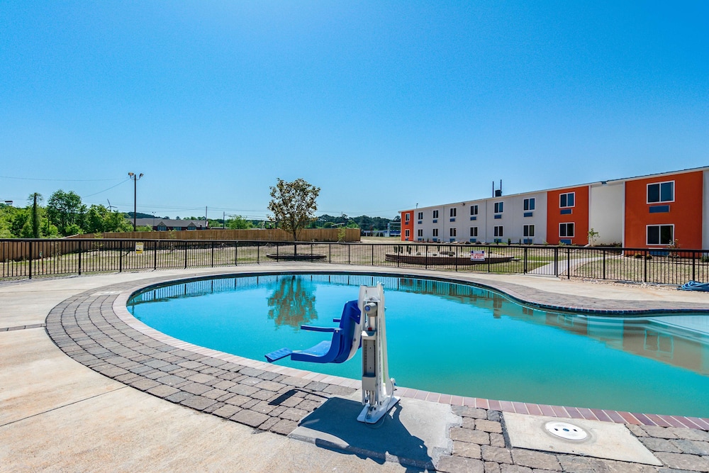 Motel6 White, GA - Cartersville 30/36