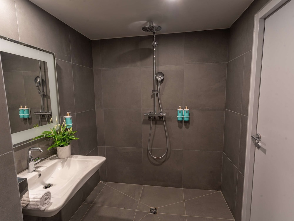 Mercure Angers Lac De Maine 48/49