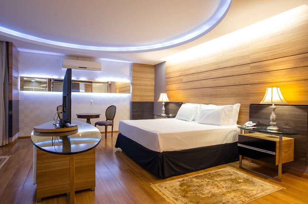 PREMIUM, SUITE, POOL VIEW