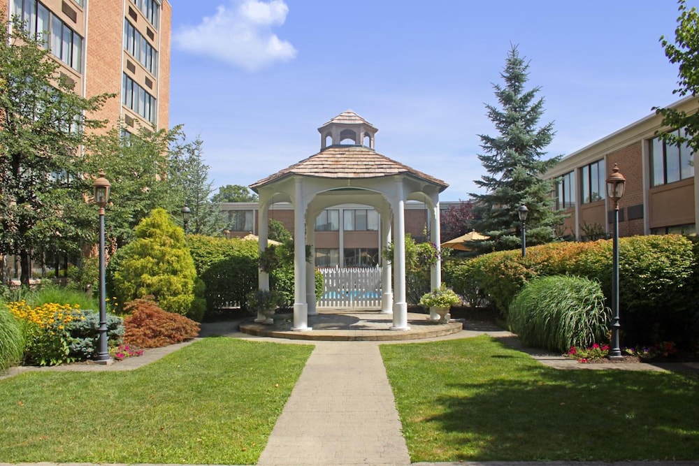 Ethan Allen Hotel 5/65