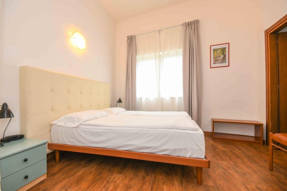 Hotel Sogno Del Benaco 8/63
