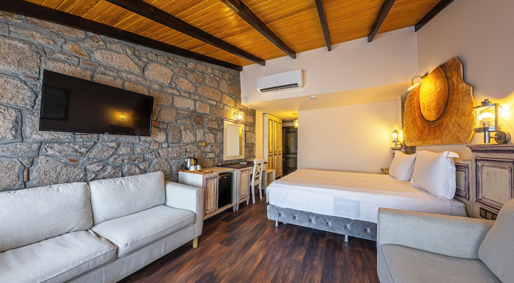 Assos Behram Hotel 21/43