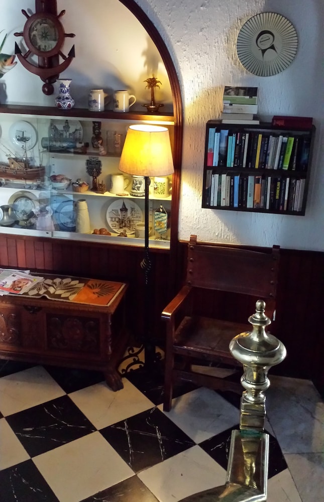 HOSTAL CAS BOMBU 9/56