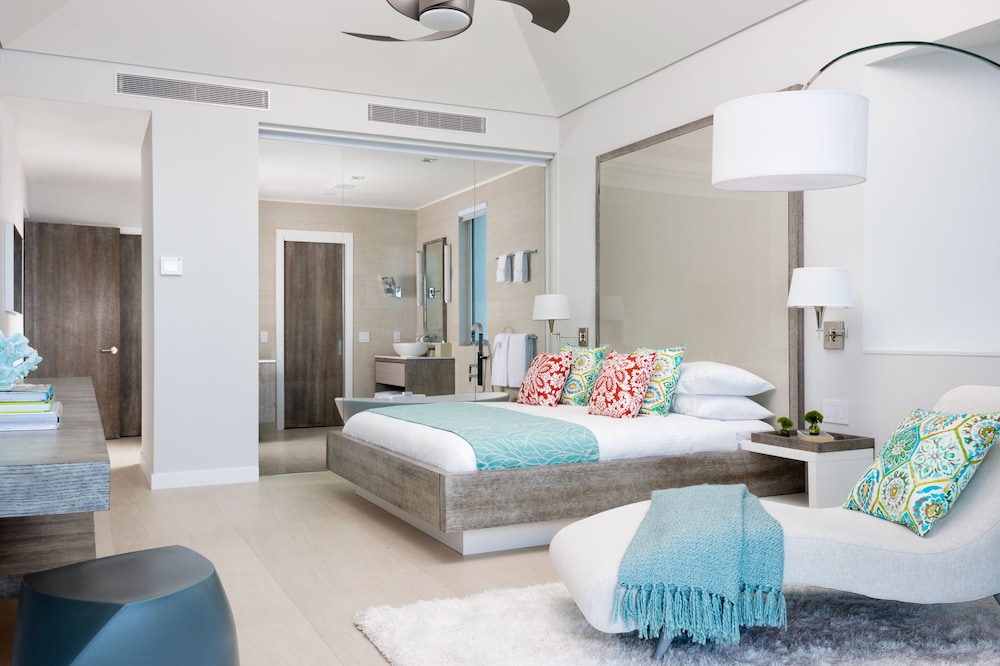 Grace Bay Club 32/83