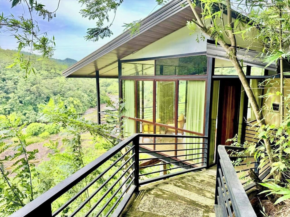 Aqua Dunhinda Villa & Nature Retreat 5/50