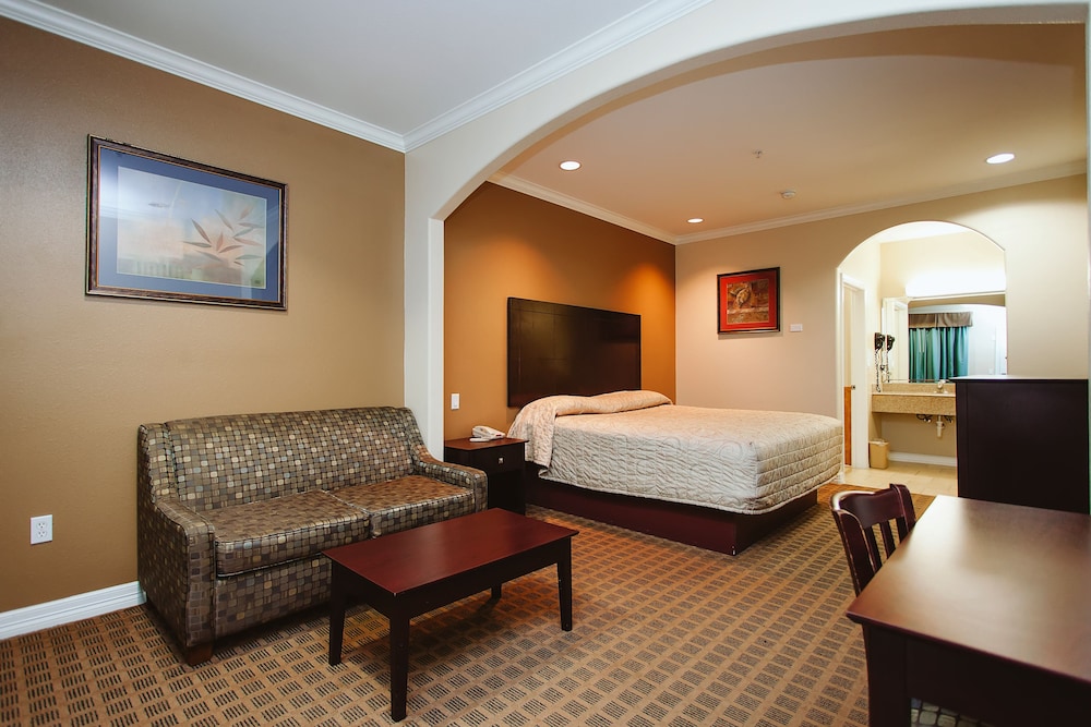 Palace Inn Copperfield 6/24