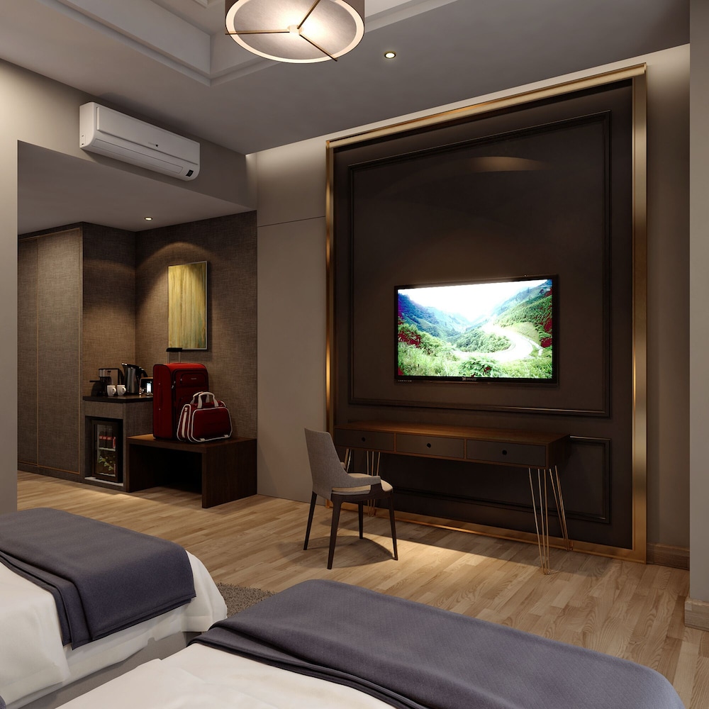 The Granite Luxury Hotel 28/73
