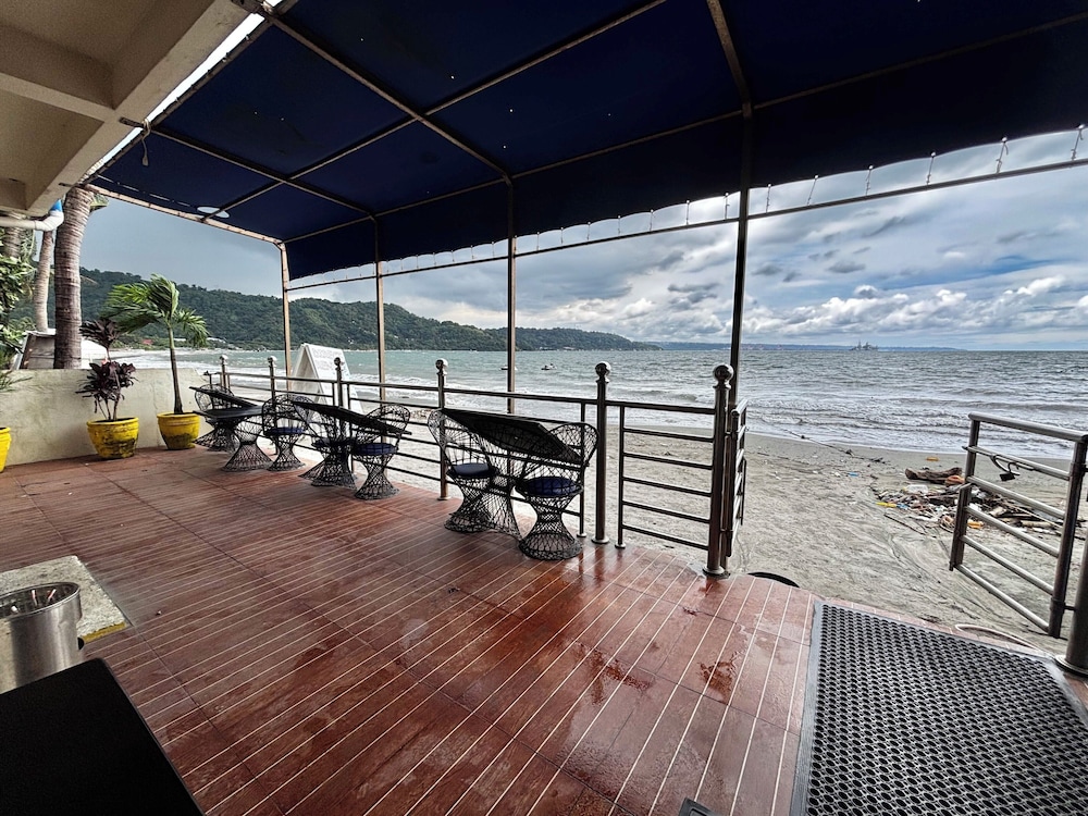 Mango's Beachfront Resort 41/69