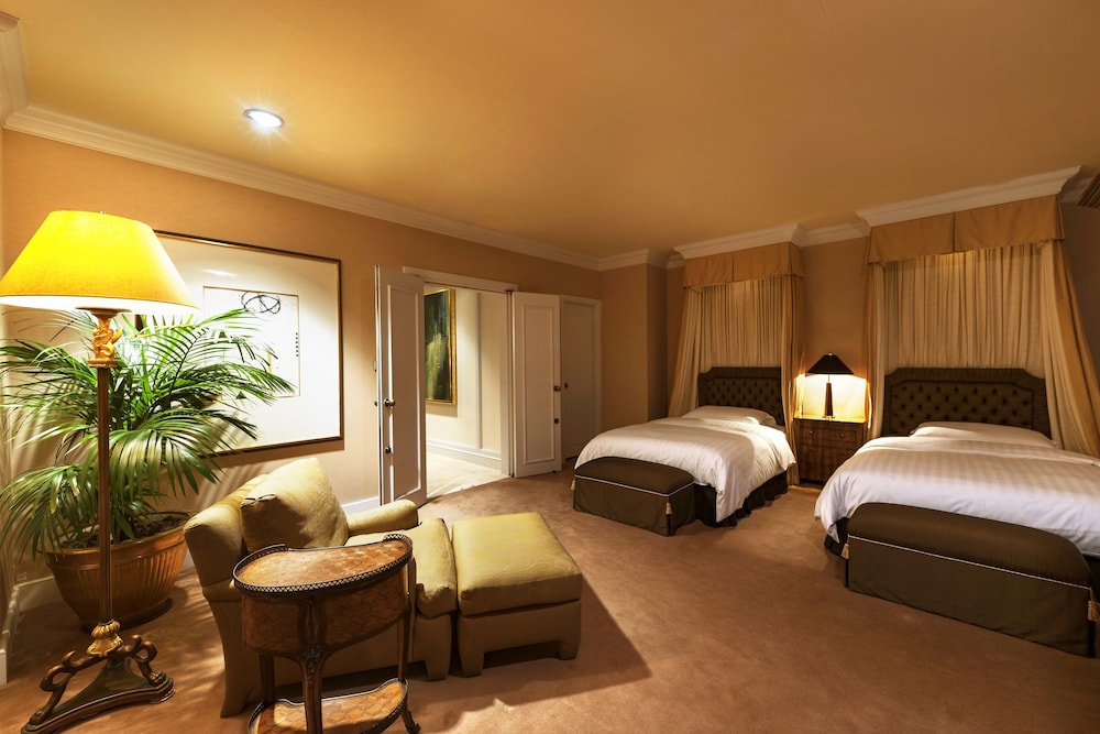 PRESIDENTIAL, CLUB, SUITE