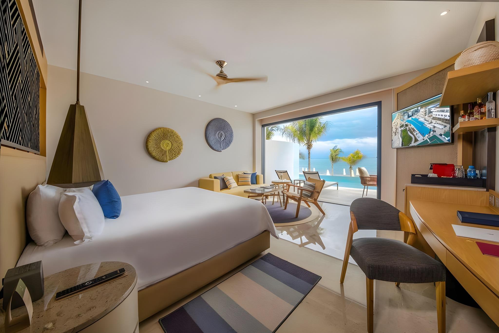 Swim Out, Club, Junior Suite, Ocean Front