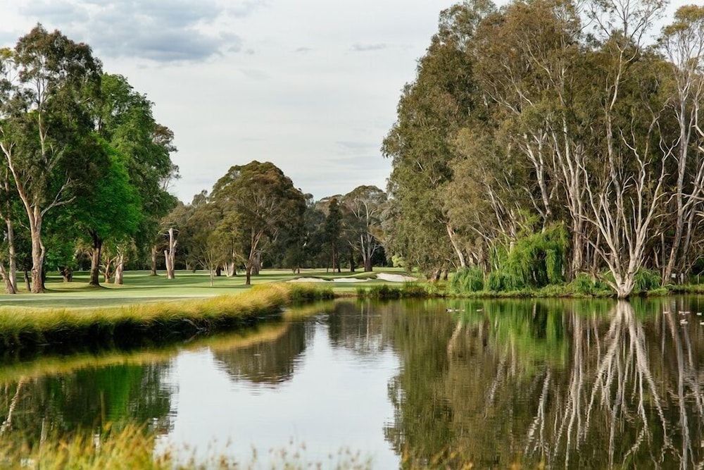 Beaumont Kew Hotel 40/47