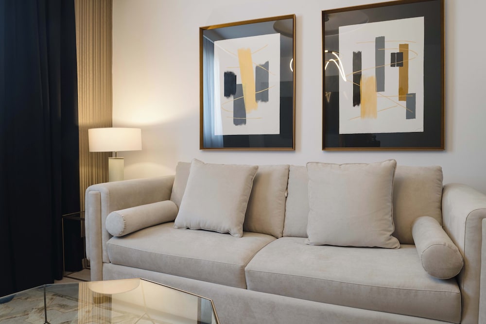 Blue Marina Suites 22/43
