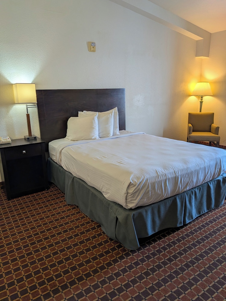 Catalina Inn 23/40