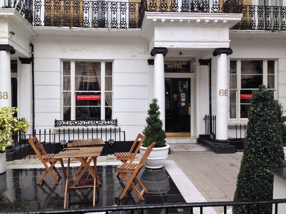 WHITELEAF HOTEL 28/50