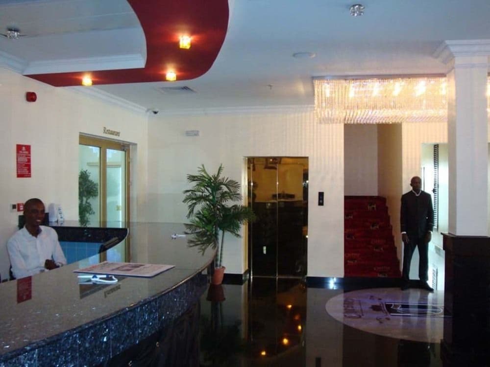 Chesney Hotel 7/35
