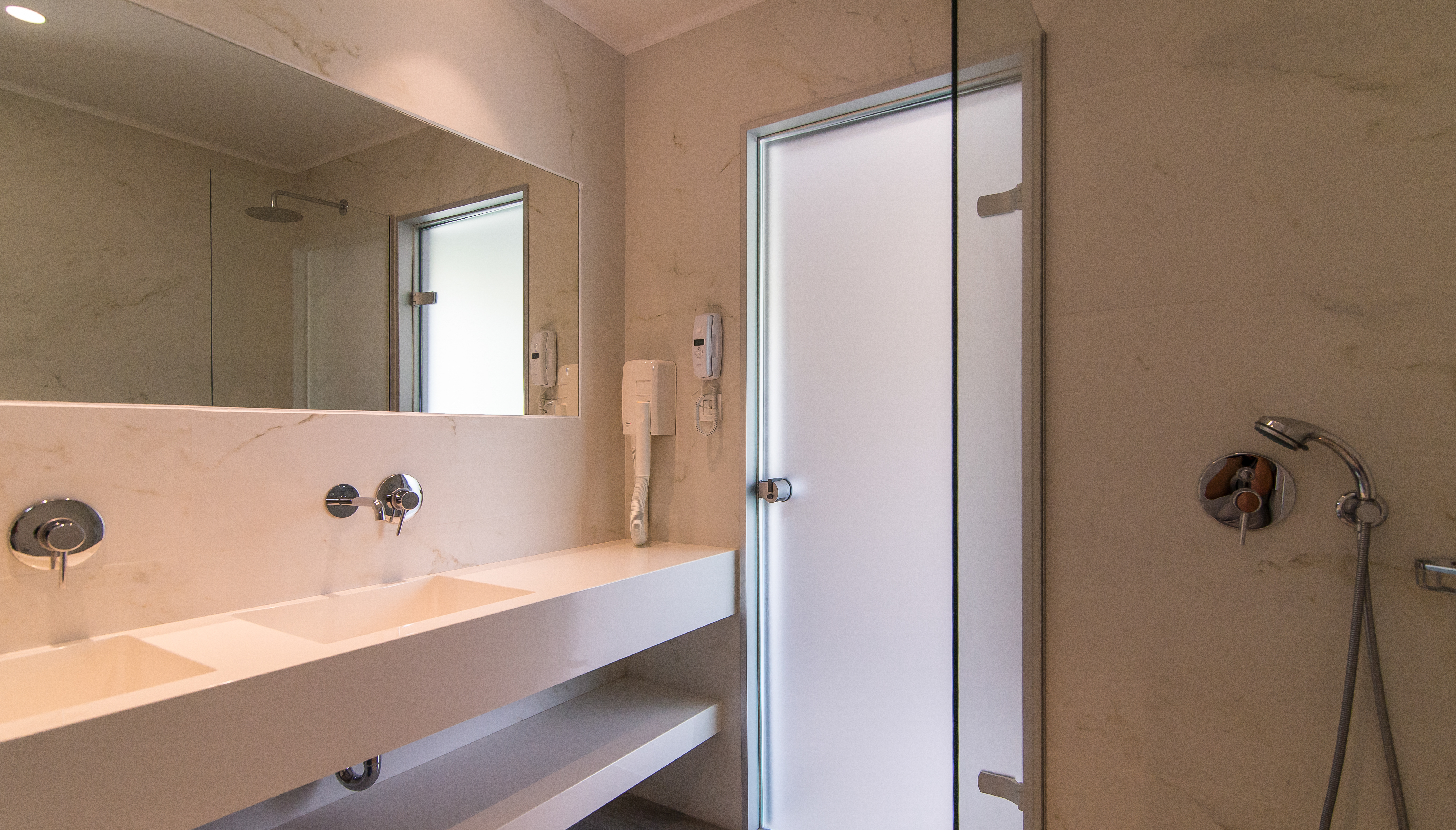 Lagomandra Beach Hotel and Suites 71/71
