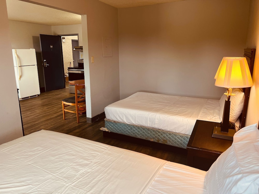 Palace Inn & Suites - Newport News/Jefferson Ave 8/13