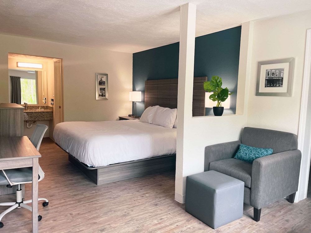 Baymont by Wyndham Lumberton NC 22/52