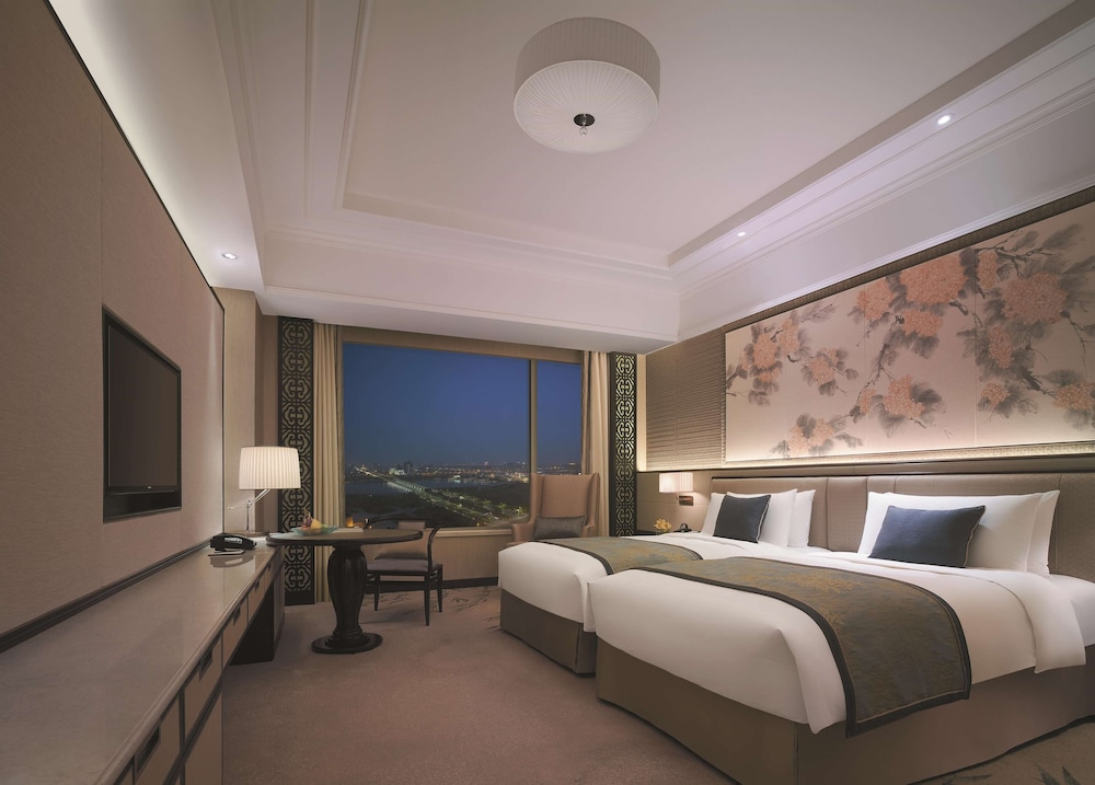Horizon, Club, Twin Beds