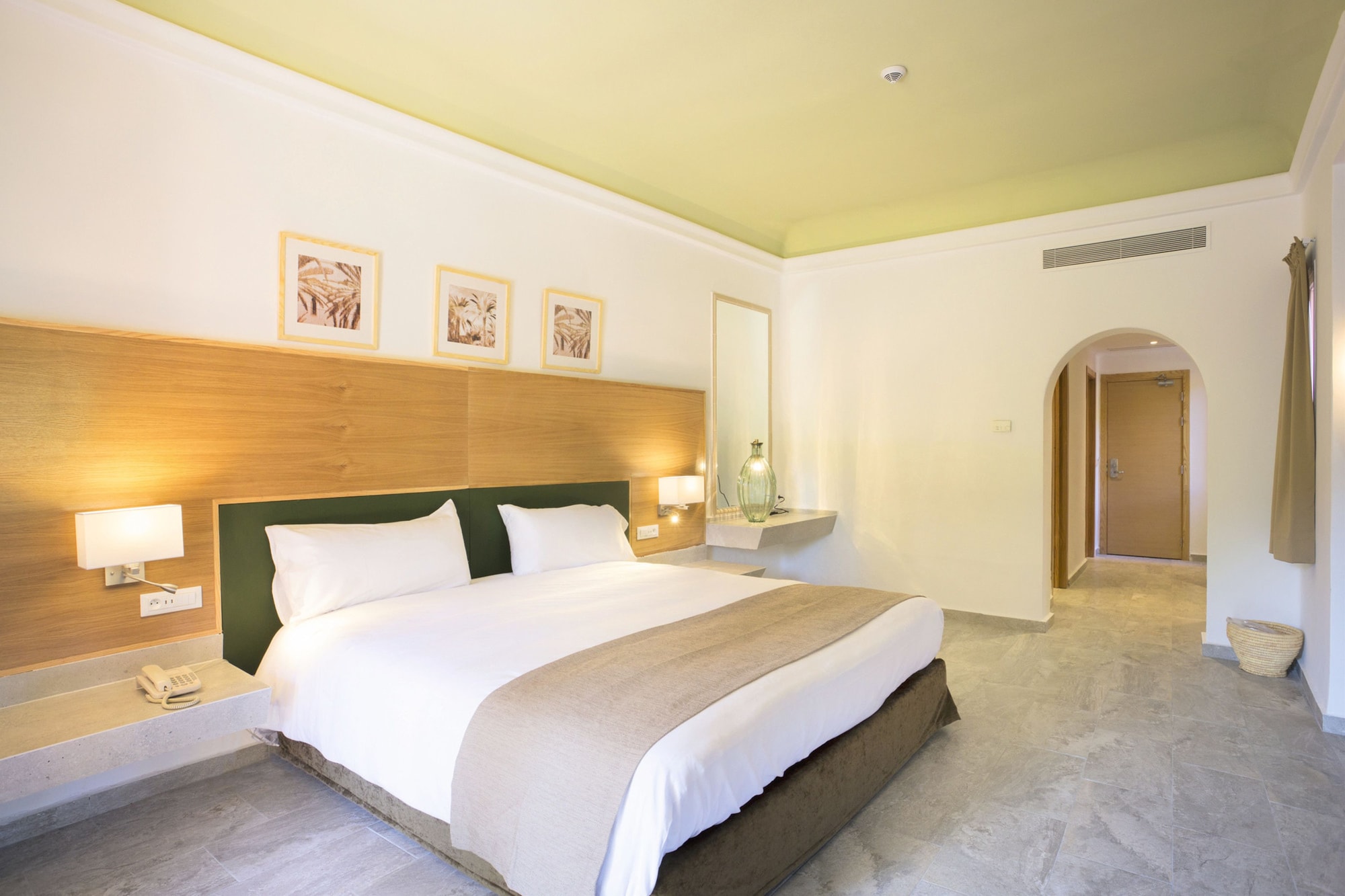 SUITE, BALCONY