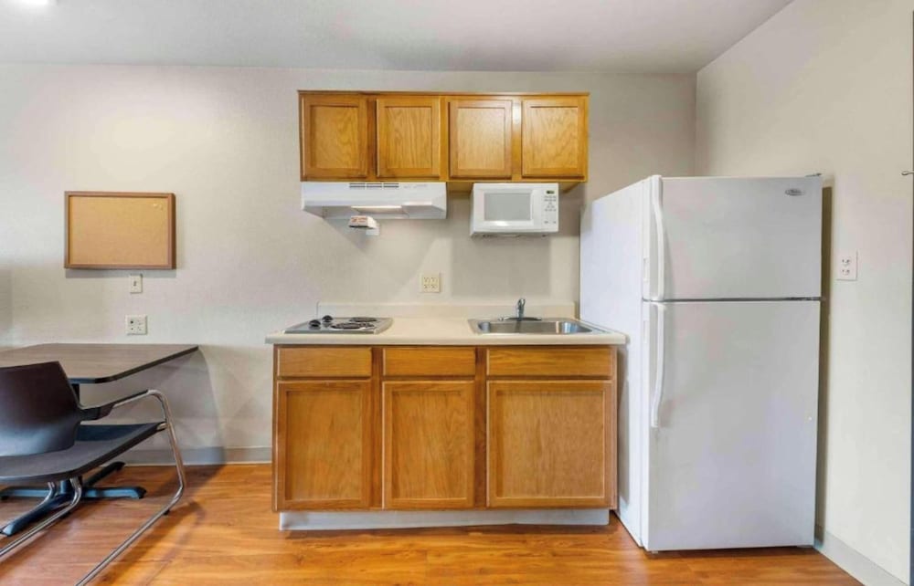 Studio 6 Extended Stay Oklahoma City Norman OK 8/49