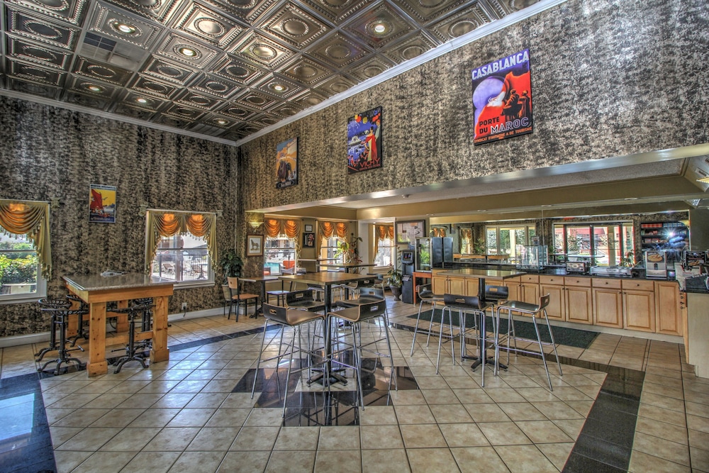 The Guest Lodge Gainesville 32/50