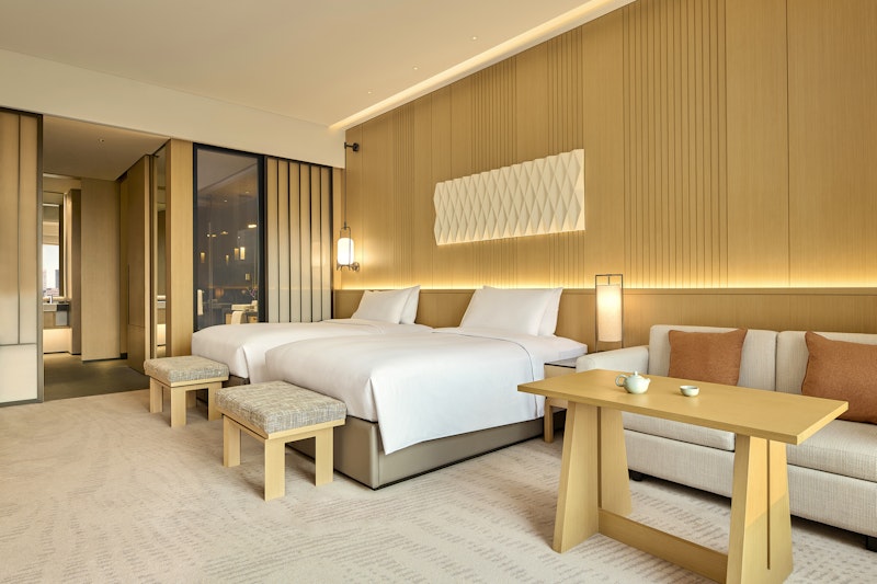 Secan Hotel Qingdao, Curio Collection by Hilton 9/37