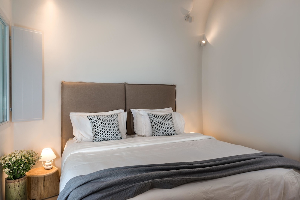 2 Bedrooms, Suite, King and Twin Beds, Private Infinity Pool