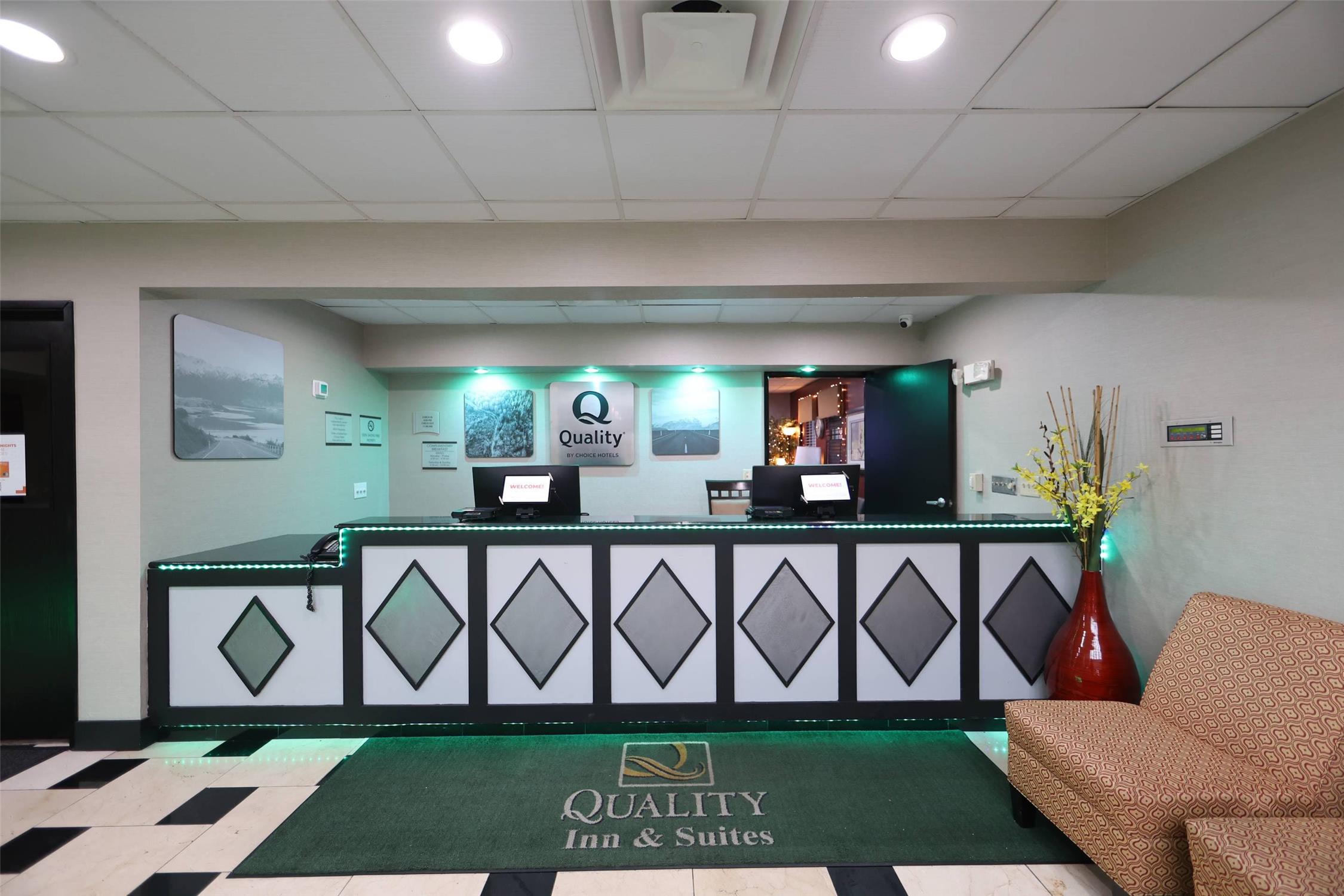 Quality Inn Suites Mattoon 4/39
