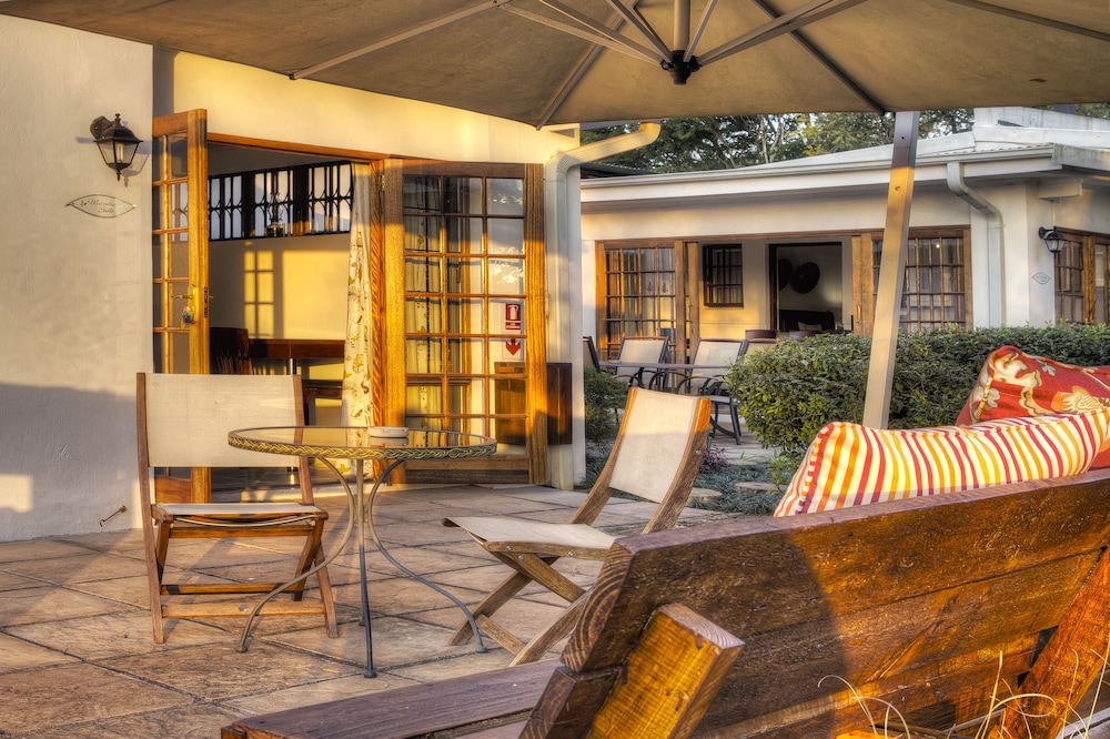 Nut Grove Manor Boutique Hotel 20/50