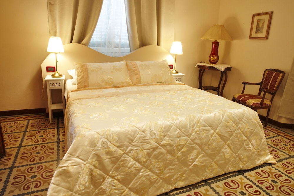 Lucca Relais 22/50