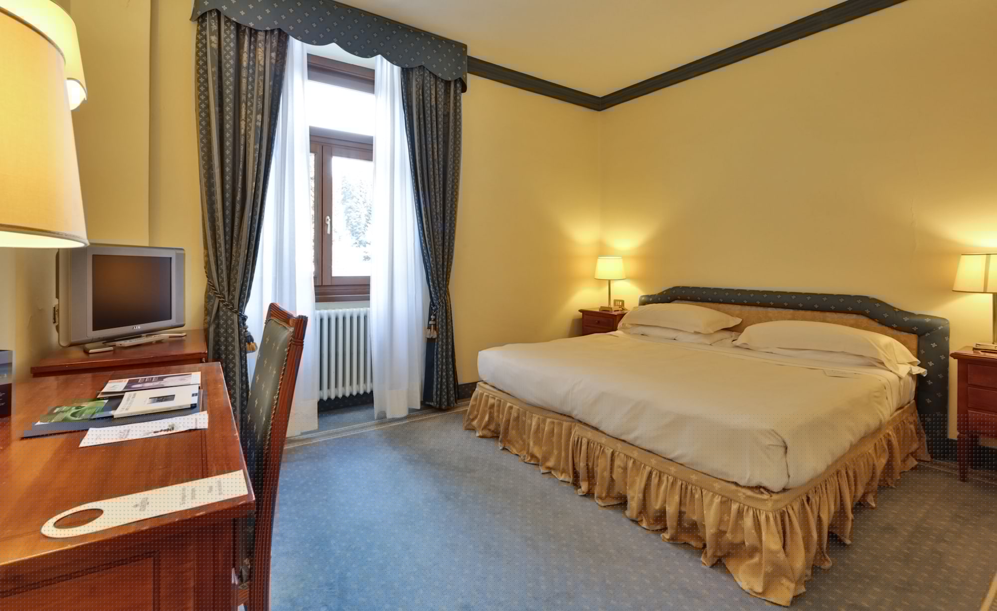 SUPERIOR, DOUBLE BED